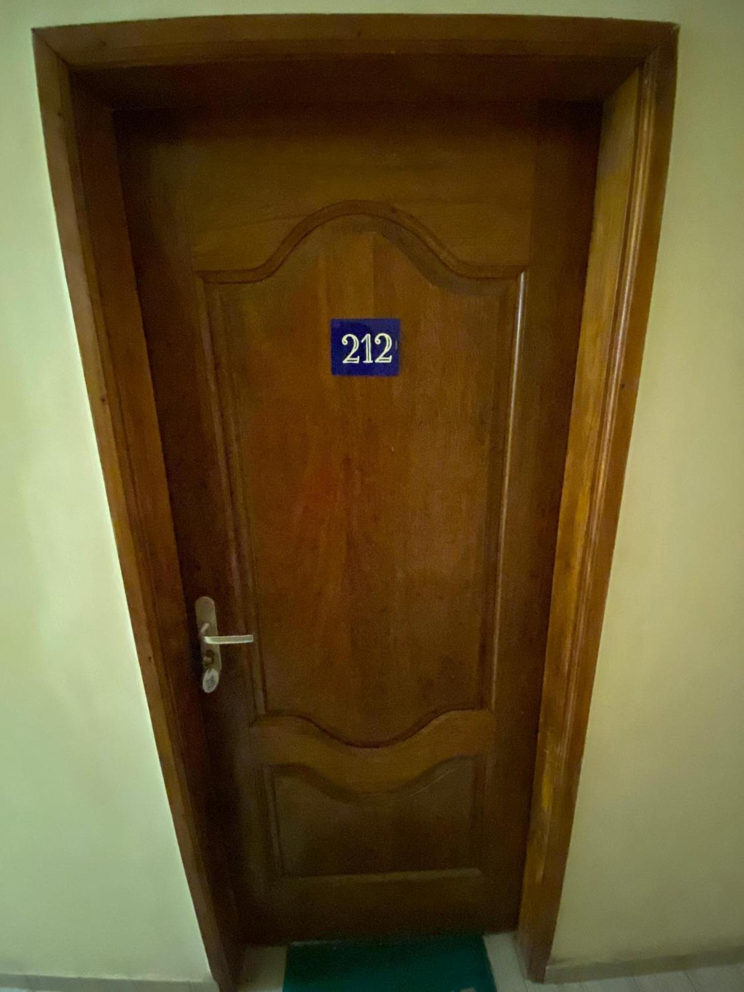 Marys Guest House Lomé Zewnętrze zdjęcie